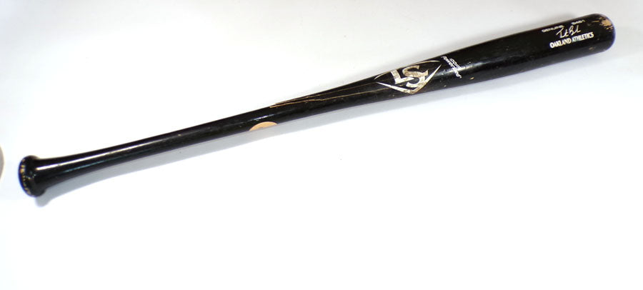 01-29-23 LS PRIME B461 Oakland A's Black Bat Players' Signature on bat unknown