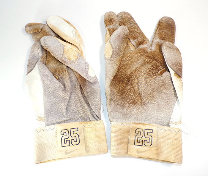 2014 Mark Teixeira Yankees Game-Used Nike RH White/Gray Batting Glove COA Pic2