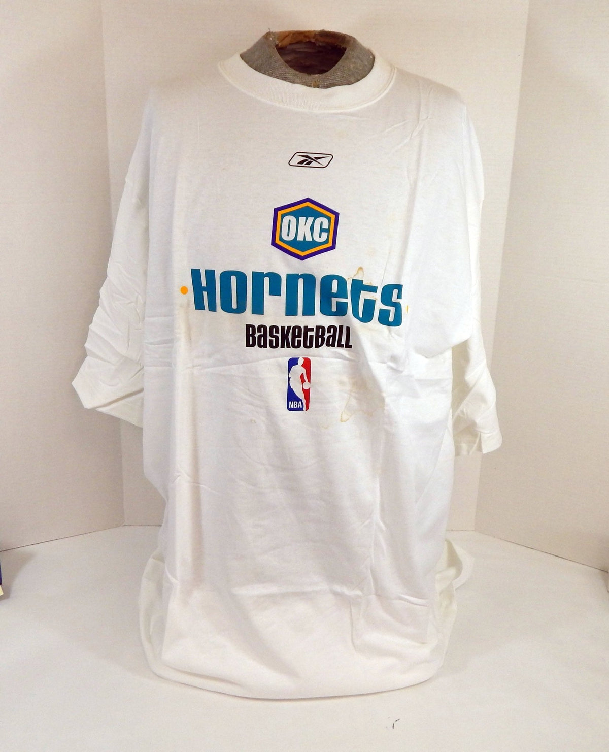 New Orleans Oklahoma City Hornets Team Issued White Training T-Shirt 2XL 21 - DP57521