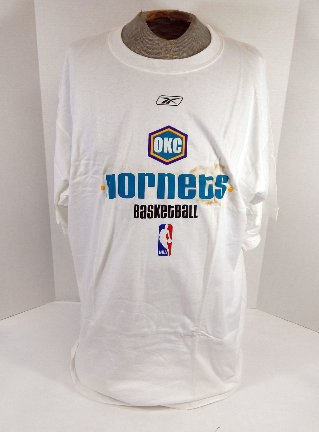 New Orleans Oklahoma City Hornets Team Issued White Training T-Shirt XL 1 - DP57501