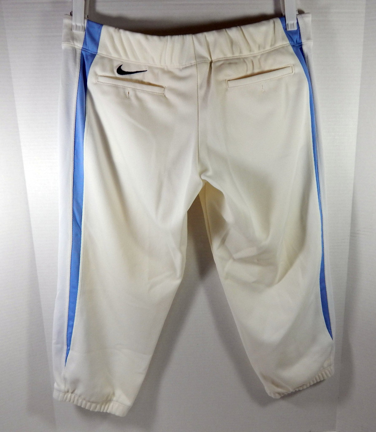 North Carolina Tar Heels UNC #17 22 Game Used White Softball Pants M DP53949 - DP53949