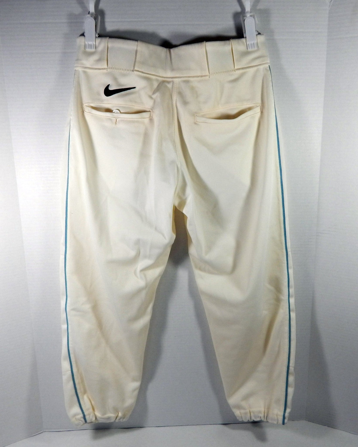 North Carolina Tar Heels UNC #26 Game Used White Pants Softball 30 DP55220 - DP55220