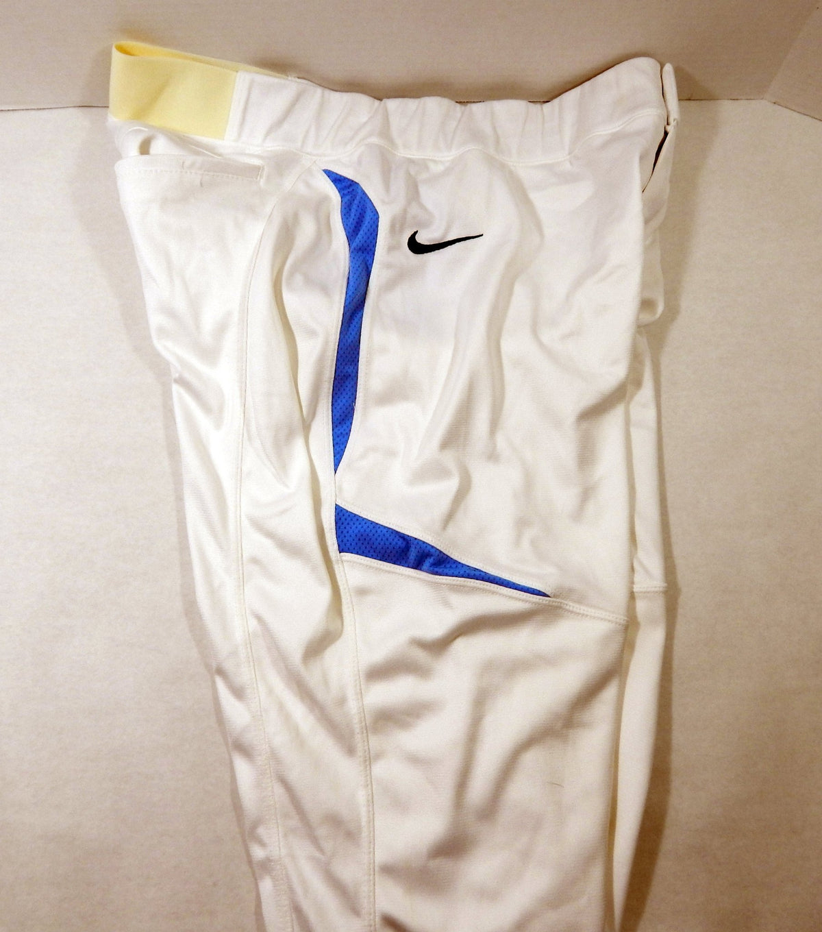 North Carolina Tar Heels UNC #5 Game Used White Pants Softball L DP55019 - DP55019
